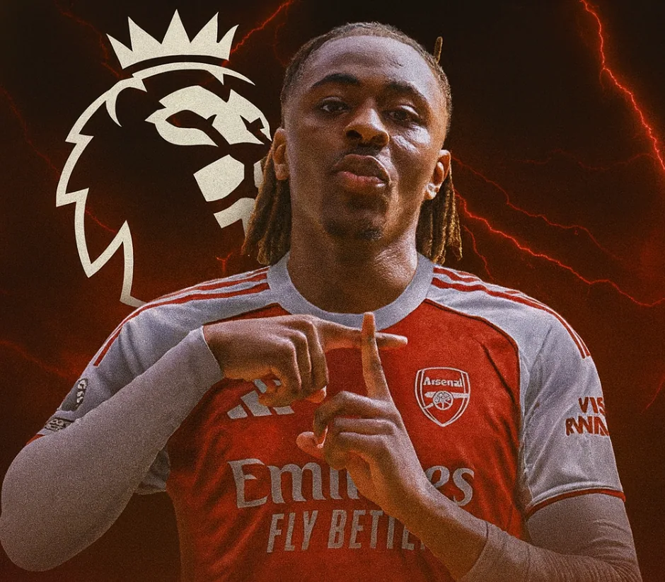 Joueur en maillot domicile d'Arsenal devant le lion de la Premier League – maillots de Premier League